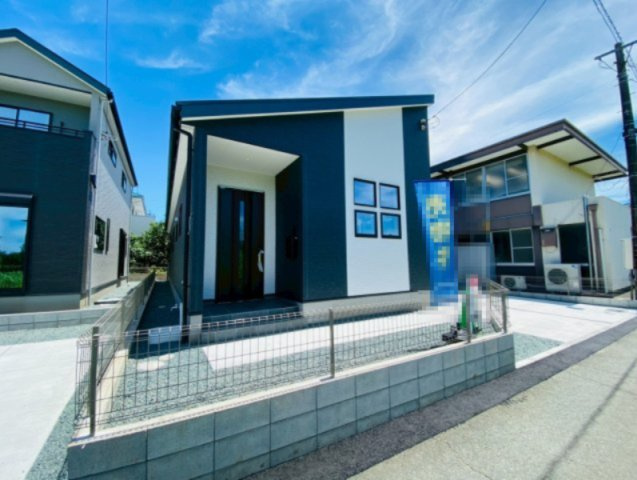 よかタウン／北区武蔵ケ丘1丁目1期／2号棟の前面道路含む現地写真