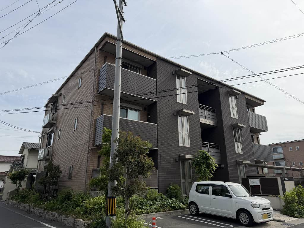 シャラーレ西深津