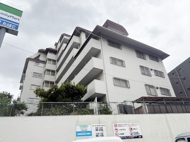 【現況写真】 | 上池台スカイマンション | 前面道路と外観の様子です～即日のご見学も可能です！お気軽にお問い合わせください！～