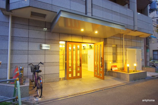 ブラーヴォ梅田北　仲介手数料無料のエントランス