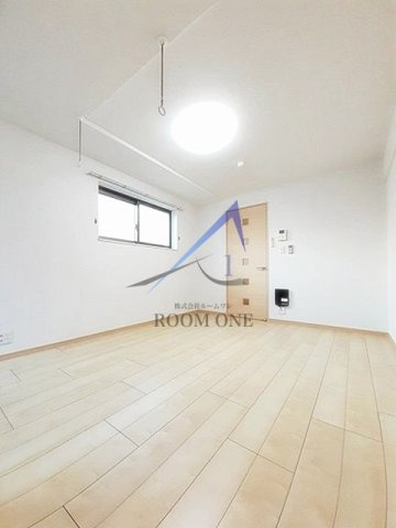 メゾン　ド　リラクオーレの居間・リビング|洋室のお部屋です。
