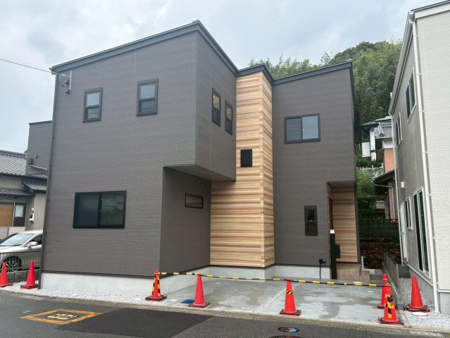 「LDK18帖」高知市大津甲2号棟　新築一戸建て