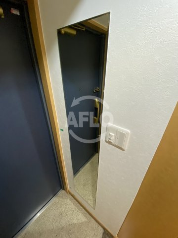 シャンティ千歳の玄関|シャンティ千歳　玄関姿鏡