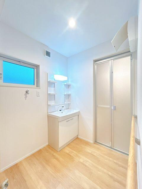 豊橋市西松山町の中古一戸建の独立洗面台|【洗面所】 