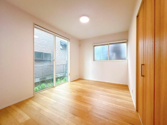 豊橋市西松山町の中古一戸建の洋室|【洋室（１）６帖】別角度 