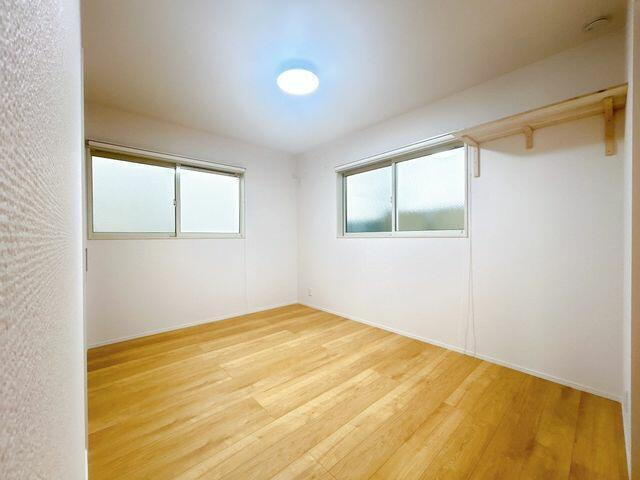 豊橋市西松山町の中古一戸建の洋室|【洋室（２）６帖】別角度 