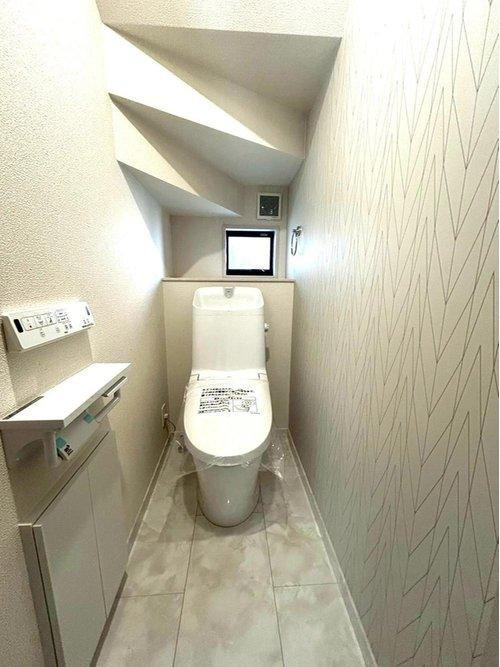 花中町　新築戸建のトイレ|１F、２Fにトイレがあり、生活しやすくなってます。