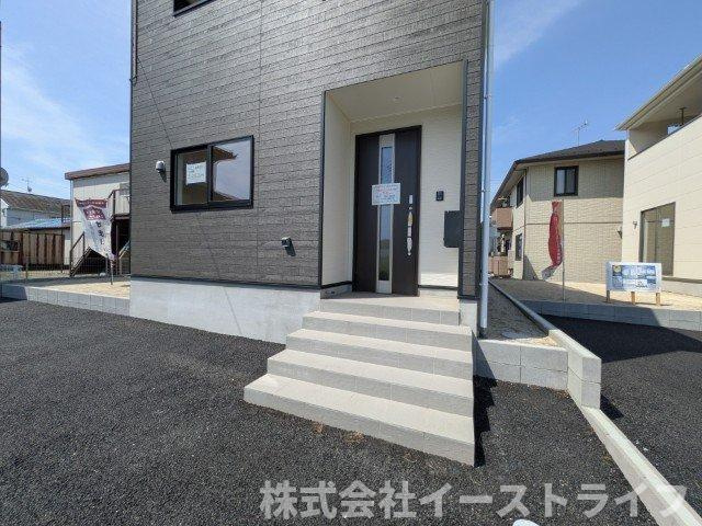 【新築戸建】　いわき市平第21　全2棟の玄関|2号棟写真　玄関ポーチもある落ち着いた玄関です