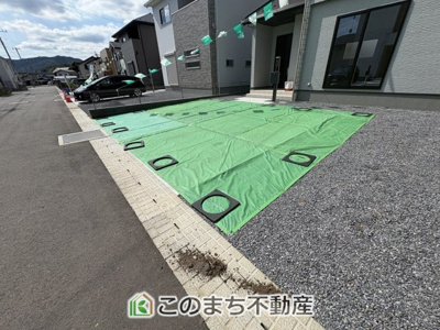 【前面道路含む現地写真】 | ワイウッドコート栃木市大平町富田第1期　3号棟 | 幅員6ｍの前面道路はお車の出し入れもスムーズです☆