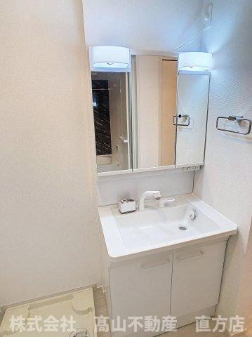 北九州市八幡西区馬場山緑のアパートの洗面所