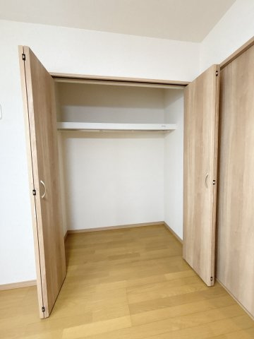 新舞子大草貸家の収納