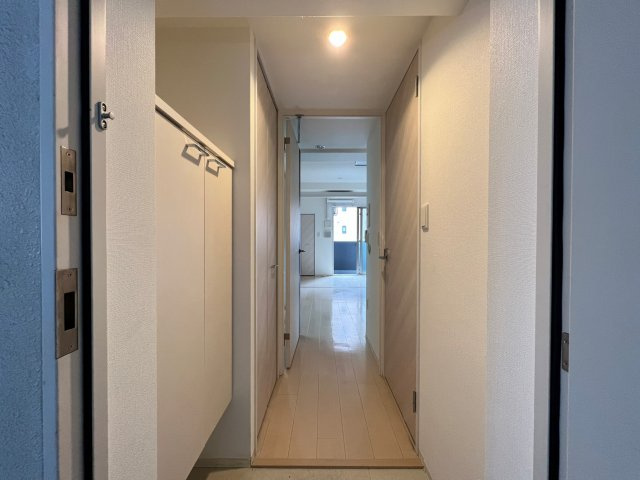 SERENiTE北浜の玄関