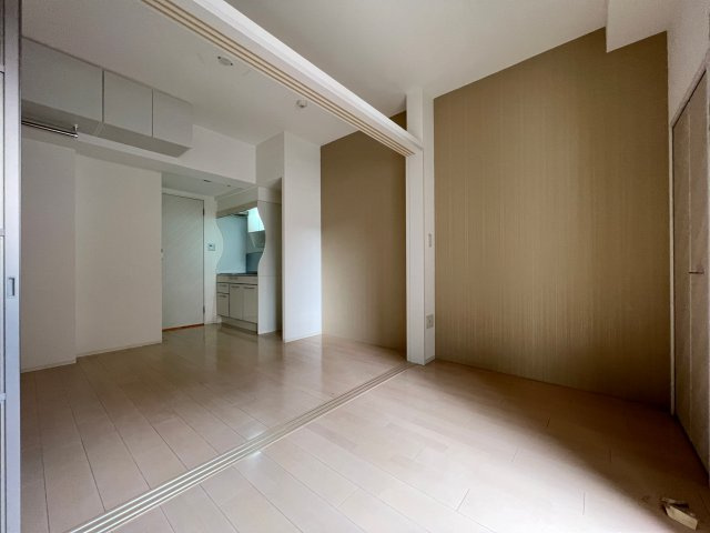 SERENiTE北浜の洋室