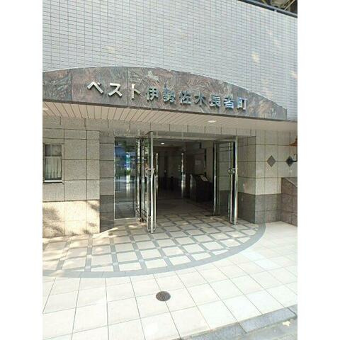 ベスト伊勢佐木長者町のエントランス