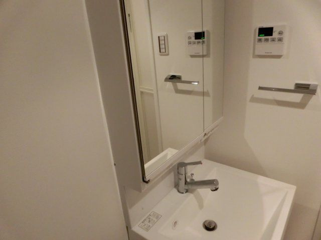 サムティ江戸堀ASUNTの独立洗面台