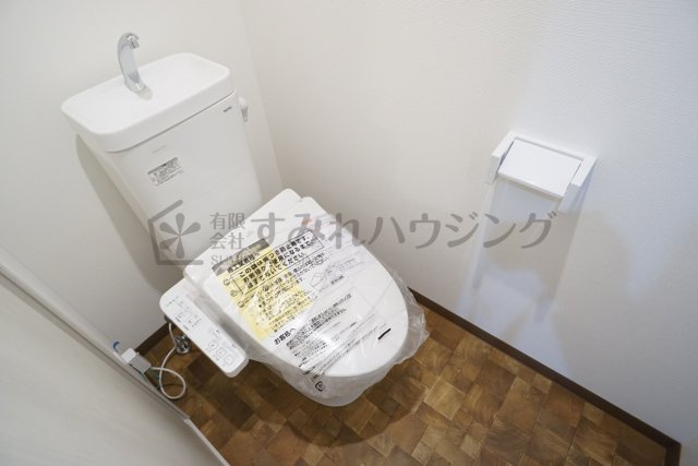 ラ・フォルム宝塚栄町のトイレ|参考、同建物・反転間取りの号室
