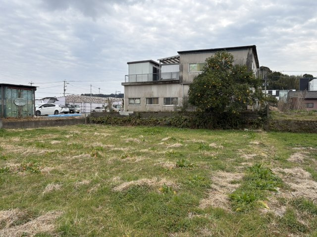 【土地図】 | 通路から入ると広い敷地が広がってます。敷地の中で車の転回もできます。