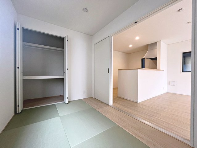 新築戸建・新築建売　福島市北沢又第10　北沢又小・信陵中の和室|リビングのすぐ隣にあるのでお子様のお昼寝や遊び場として最適！