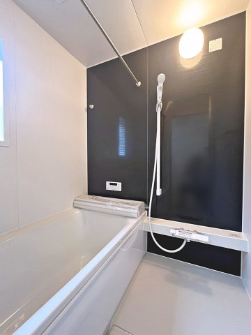 新築戸建・新築建売　福島市北沢又第10　北沢又小・信陵中の浴室|浴室乾燥機付きで小窓がついているので簡単に換気が可能です！