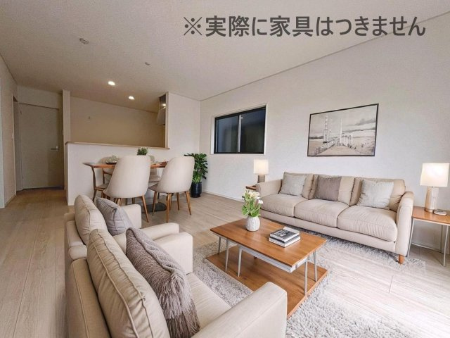 新築戸建・新築建売　福島市北沢又第10　北沢又小・信陵中の居間・リビング|画像はバーチャルホームステージングの加工による演出で、実際の家具は付きません。