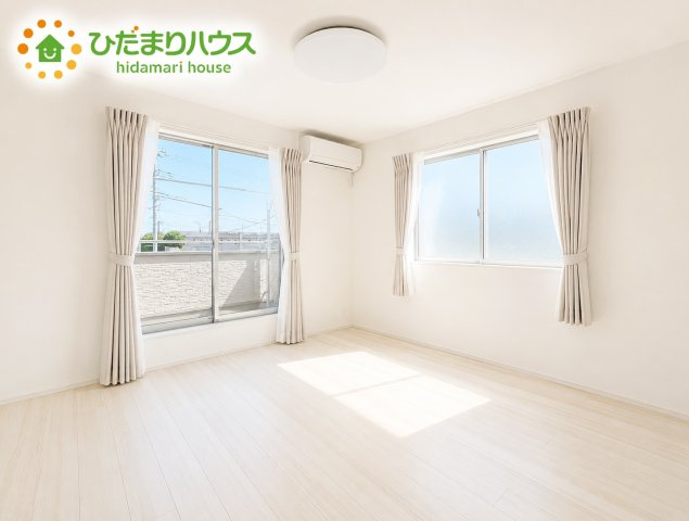いわき市平豊間字柳町　中古戸建の洋室|大きなベッドを置いても余裕の広さの明るい主寝室♪♪