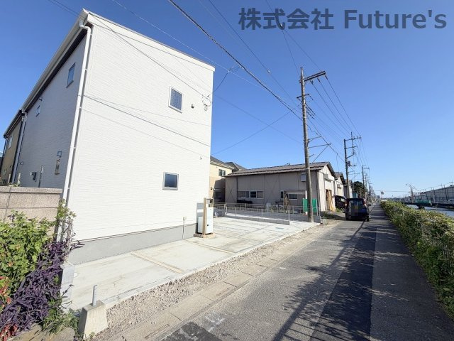 三郷市新和4丁目　新築戸建　全2棟　1号棟の前面道路含む現地写真|前面道路含む現地写真です。