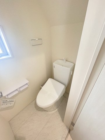 三郷市新和4丁目　新築戸建　全2棟　1号棟のトイレ|同施工会社の参考写真になります。