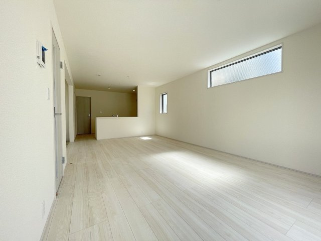 三郷市新和4丁目　新築戸建　全2棟　1号棟の居間・リビング|同施工会社の参考写真になります。