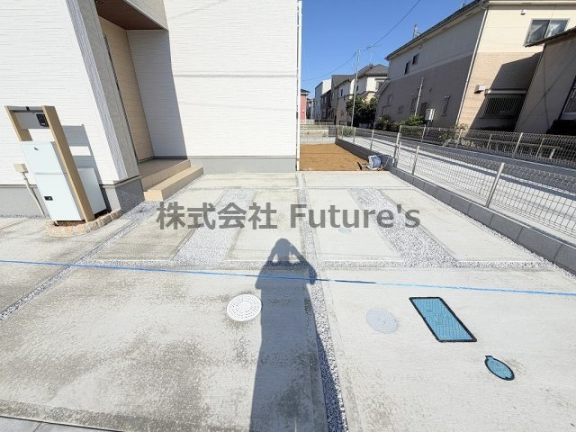 三郷市新和4丁目　新築戸建　全2棟　1号棟の駐車場|敷地内駐車場並列2台可能