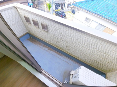 【バルコニー】 | 赤堤5丁目戸建 | 暖かな日差しのふりそそぐバルコニー