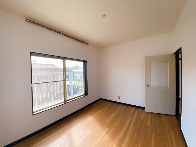 知多市新舞子字浜田の洋室|南側建物（4-20）：2F洋室①