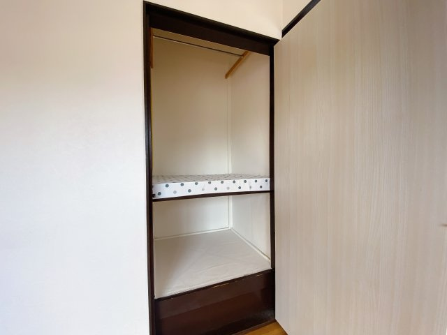 知多市新舞子字浜田の収納|南側建物（4-20）：2F洋室①