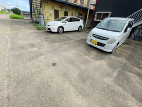 【駐車場】