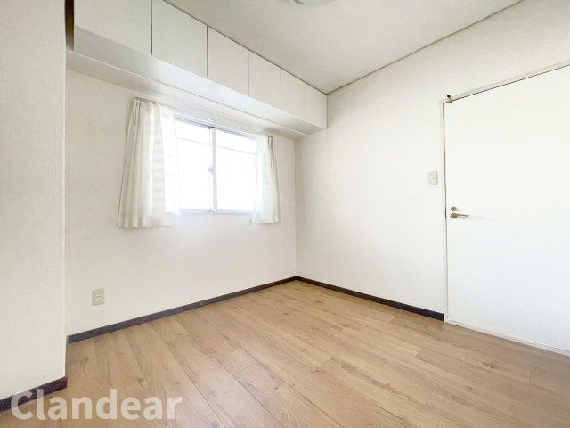 トーワ立石マンションＡ棟の洋室|ドキドキの新生活も、安心してスタート。ぴったりの住まいを見つけませんか？クランディアが一緒に住まい選びをサポートします‼　まずは、お気軽にお問合せください　＃クランディア