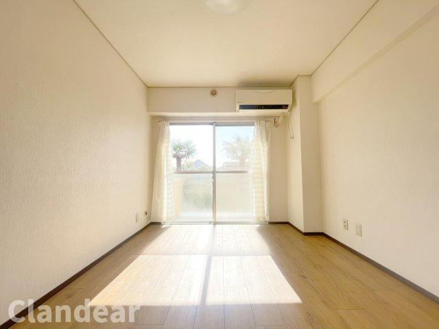 トーワ立石マンションＡ棟の洋室|ドキドキの新生活も、安心してスタート。ぴったりの住まいを見つけませんか？クランディアが一緒に住まい選びをサポートします‼　まずは、お気軽にお問合せください　＃クランディア