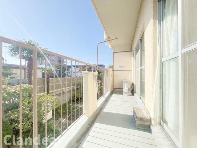 トーワ立石マンションＡ棟のバルコニー|ドキドキの新生活も、安心してスタート。ぴったりの住まいを見つけませんか？クランディアが一緒に住まい選びをサポートします‼　まずは、お気軽にお問合せください　＃クランディア