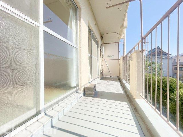 トーワ立石マンションＡ棟のバルコニー|ドキドキの新生活も、安心してスタート。ぴったりの住まいを見つけませんか？クランディアが一緒に住まい選びをサポートします‼　まずは、お気軽にお問合せください　＃クランディア