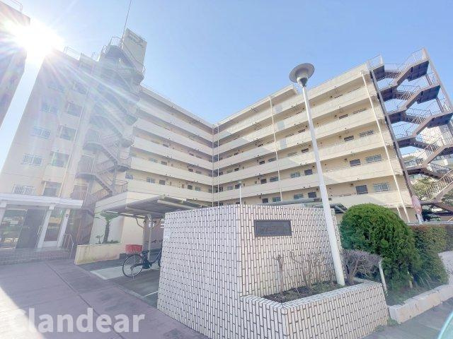 トーワ立石マンションＡ棟の外観|ドキドキの新生活も、安心してスタート。ぴったりの住まいを見つけませんか？クランディアが一緒に住まい選びをサポートします‼　まずは、お気軽にお問合せください　＃クランディア