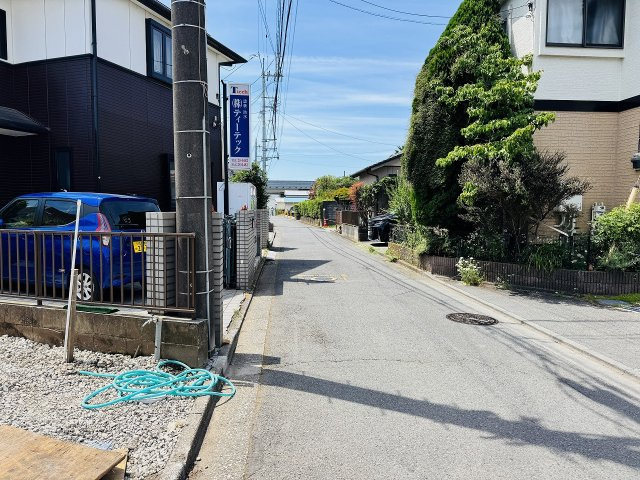 八王子市　中野町　新築一戸建て　２期の前面道路含む現地写真|～西側４m道路～