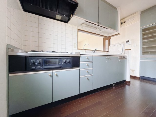 【中古戸建】羽生市南8丁目のキッチン|■キッチン｜2階にはキッチン、洗面台、シャワールームがあり、二世帯住宅としても活用できます♪