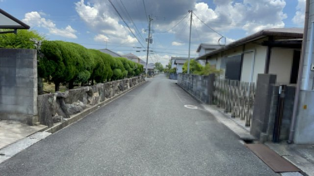 飯塚市柏の森　土地の前面道路含む現地写真