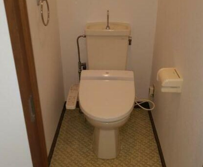 綾瀬市大上１丁目の賃貸マンションのトイレ