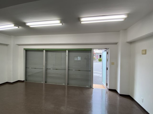 国場貸店舗の居間・リビング