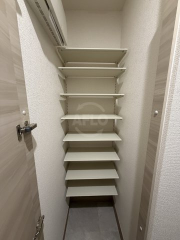 クラシスト三津屋南の内装|シューズボックス