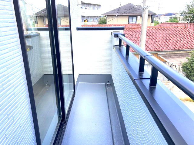 アーバンスタイル高崎市棟高町町1期　3号棟　新築住宅のバルコニー|【イメージ画像】洗濯物が沢山干せるワイドバルコニー！