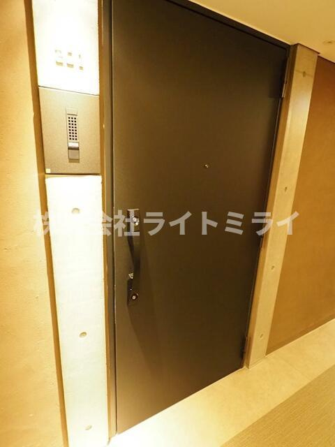 クレヴィアリグゼ日暮里根岸の玄関| 