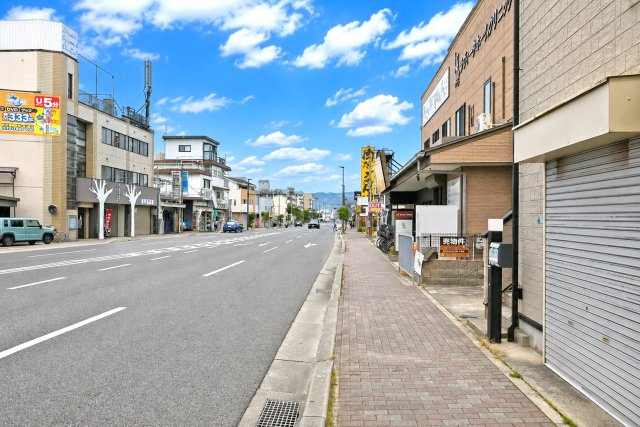 伊丹市昆陽東1丁目中古戸建│5SLDK＋駐車1台可の前面道路含む現地写真|前面道路は北西20ｍ公道です。