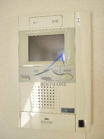 ルーブル高田馬場弐番館のセキュリティ|モニター付きインターホンです。