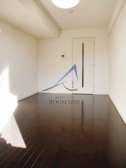 ルーブル高田馬場弐番館の居間・リビング|洋室のお部屋です。