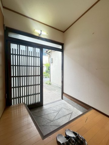 小山借家の玄関